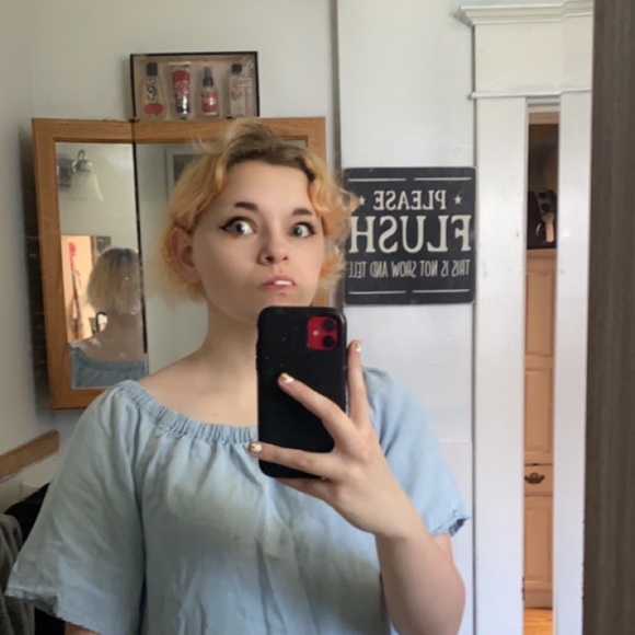 Meet your Posher, Ashlee - Picture 1 of 1